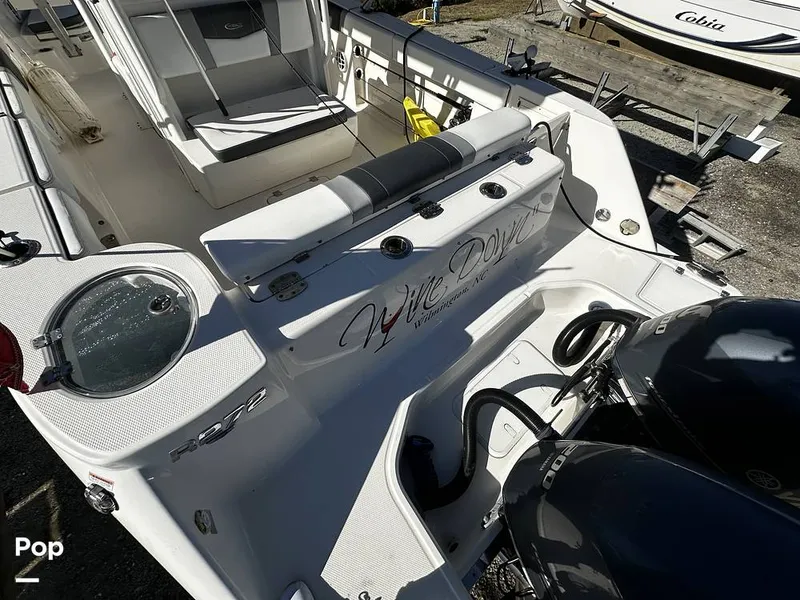 Slide: The Image of Robalo R272 2021 - 16082011