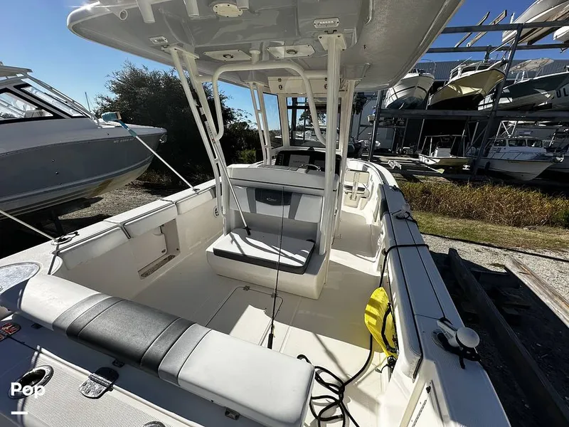 Slide: The Image of Robalo R272 2021 - 16082015