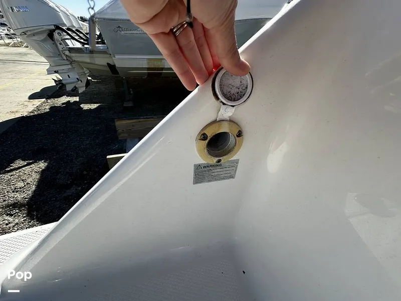 Slide: The Image of Robalo R272 2021 - 16082020