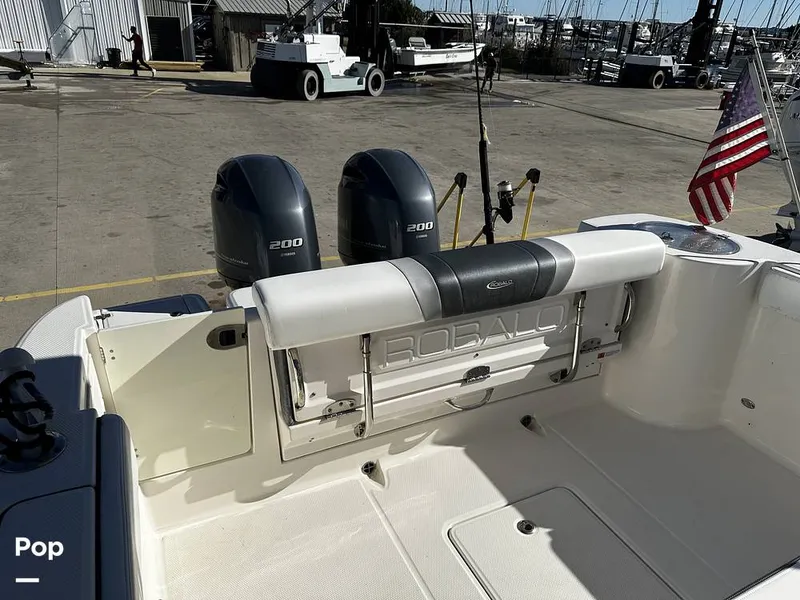 Slide: The Image of Robalo R272 2021 - 16082028