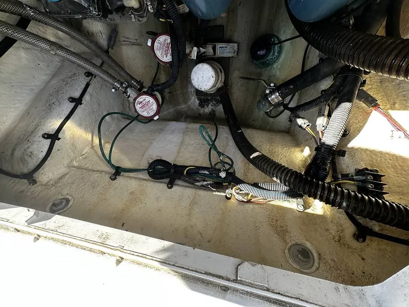 Slide: The Image of Robalo R272 2021 - 16082025