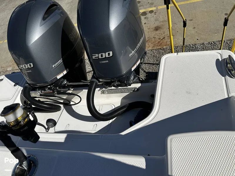 Slide: The Image of Robalo R272 2021 - 16082034