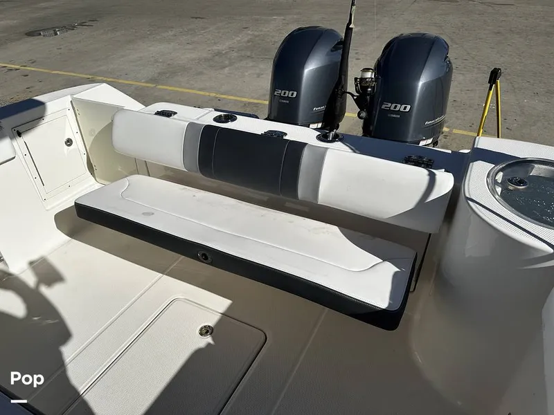 Slide: The Image of Robalo R272 2021 - 16082032