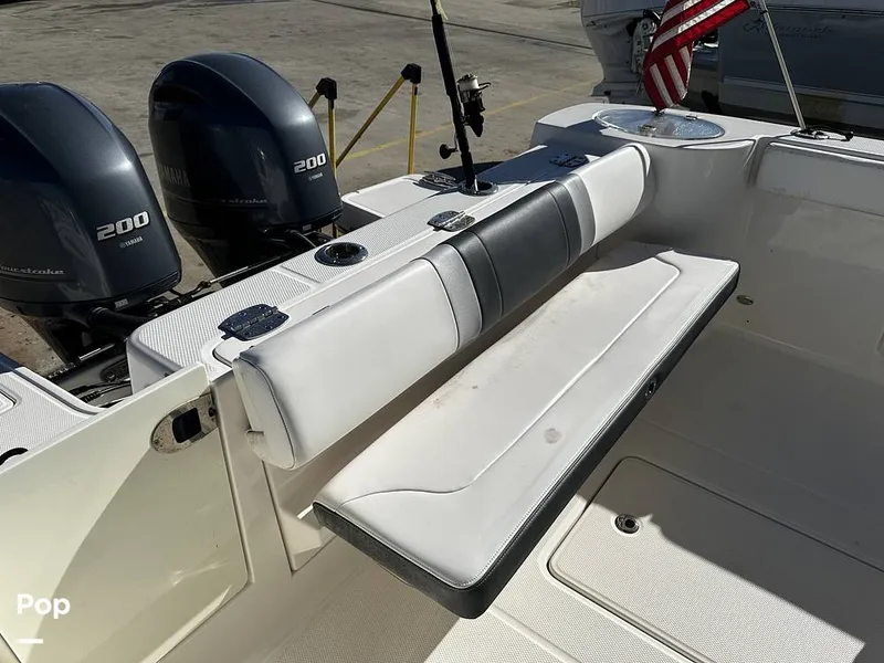 Slide: The Image of Robalo R272 2021 - 16082033