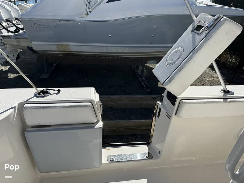 Slide: The Image of Robalo R272 2021 - 16082042