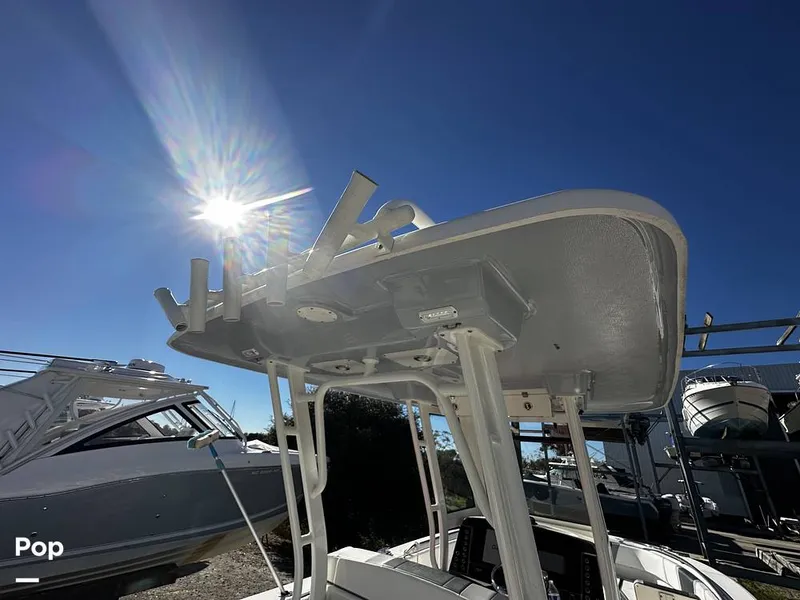 Slide: The Image of Robalo R272 2021 - 16082049