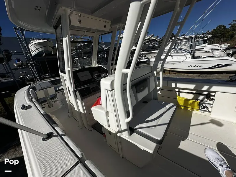 Slide: The Image of Robalo R272 2021 - 16082047