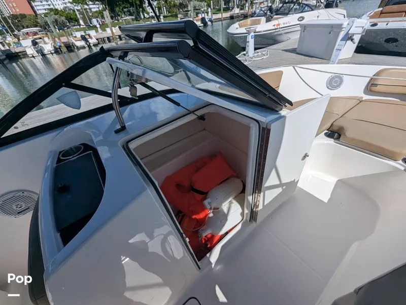 Slide: The Image of Bayliner VR6 OB 2024 - 15858112