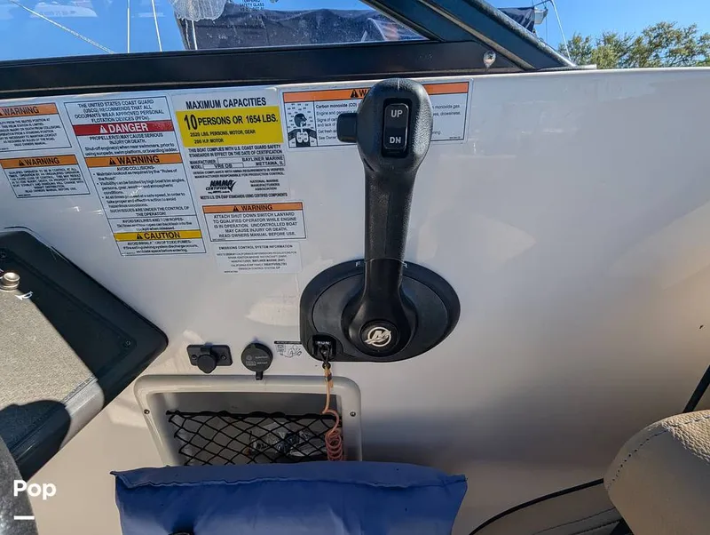 Slide: The Image of Bayliner VR6 OB 2024 - 15886526