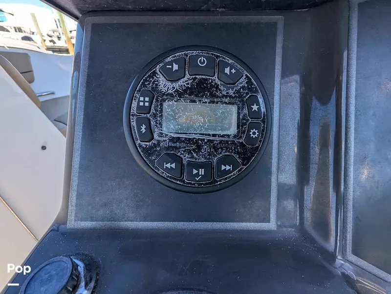 Slide: The Image of Bayliner VR6 OB 2024 - 15886529