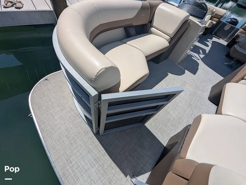 Slide: The Image of Lowe SS 230W 2024 - 15839855