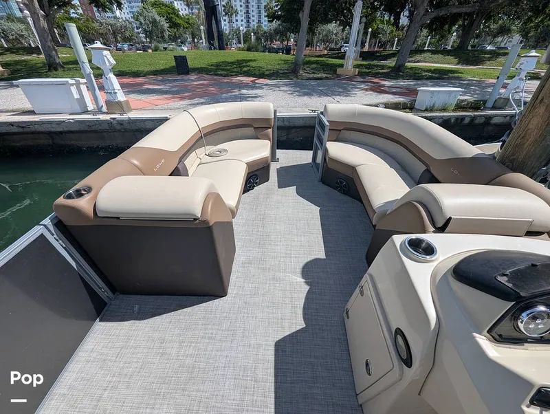 Slide: The Image of Lowe SS 230W 2024 - 15839839