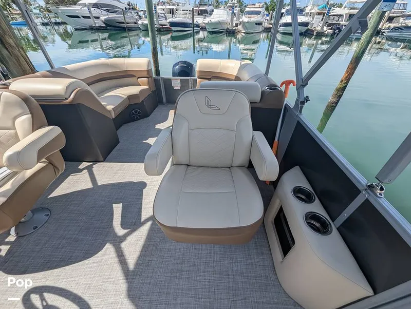 Slide: The Image of Lowe SS 230W 2024 - 15839820