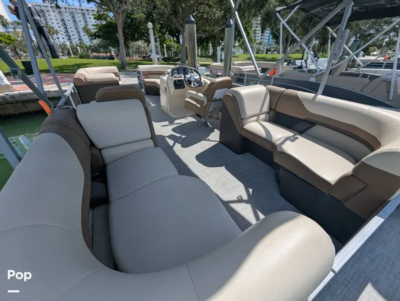 Slide: The Image of Lowe SS 230W 2024 - 15839837