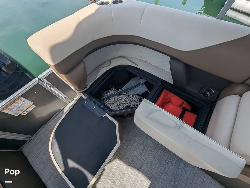 Slide: The Image of Lowe SS 230W 2024 - 15839824