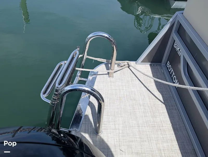 Slide: The Image of Lowe SS 230W 2024 - 15839836