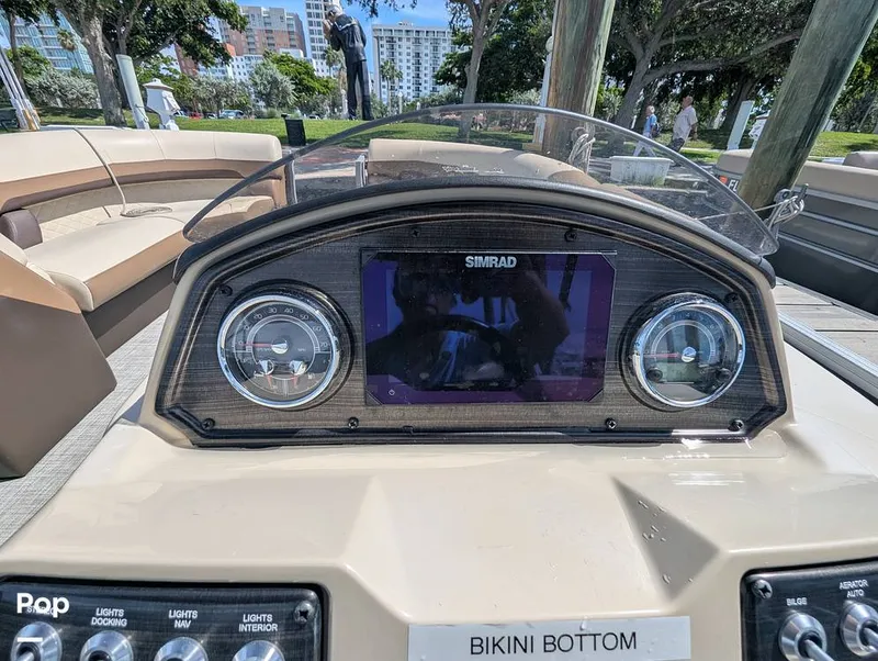 Slide: The Image of Lowe SS 230W 2024 - 15839723