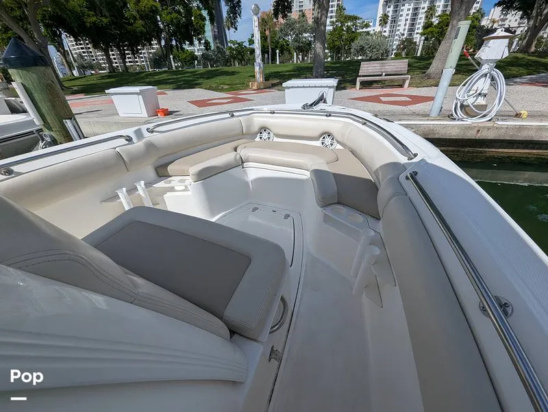 Slide: The Image of Boston Whaler 230 Outrage 2024 - 15846806