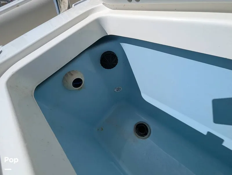 Slide: The Image of Boston Whaler 230 Outrage 2024 - 15846841