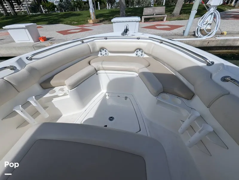Slide: The Image of Boston Whaler 230 Outrage 2024 - 15846828