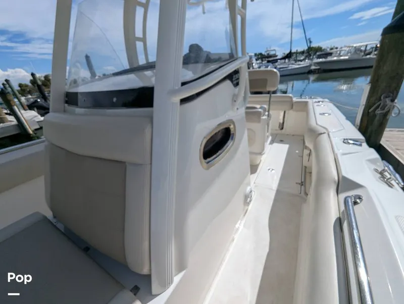 Slide: The Image of Boston Whaler 230 Outrage 2024 - 15846837