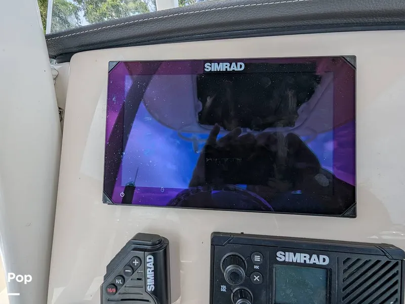 Slide: The Image of Boston Whaler 230 Outrage 2024 - 15846810
