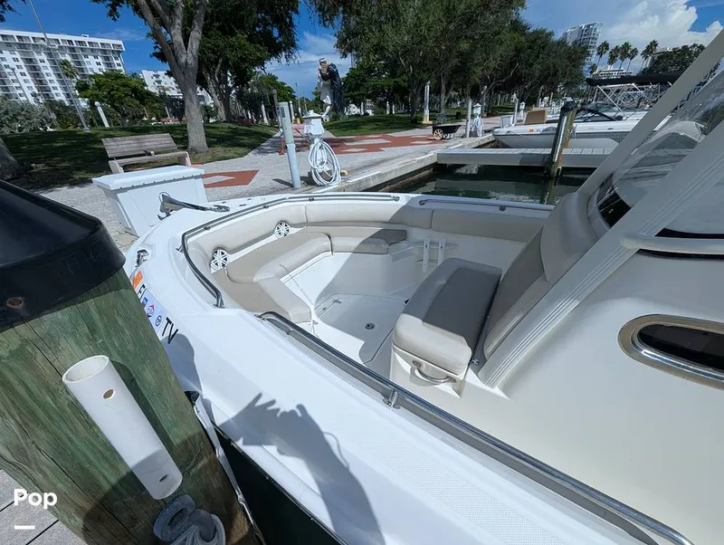 Slide: The Image of Boston Whaler 230 Outrage 2024 - 15846795