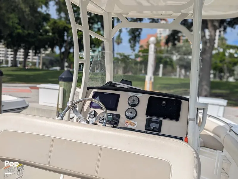 Slide: The Image of Boston Whaler 230 Outrage 2024 - 15846863