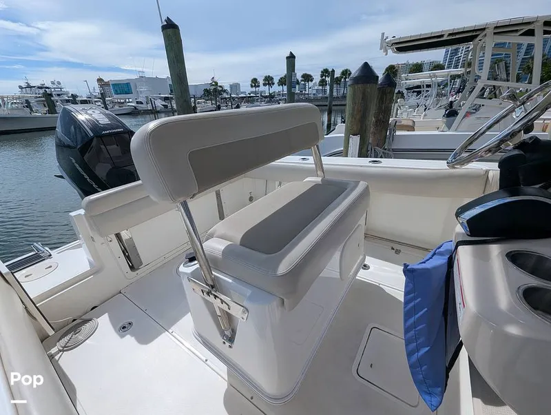 Slide: The Image of Boston Whaler 230 Outrage 2024 - 15846821