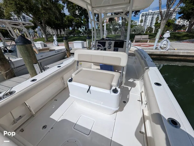 Slide: The Image of Boston Whaler 230 Outrage 2024 - 15846852
