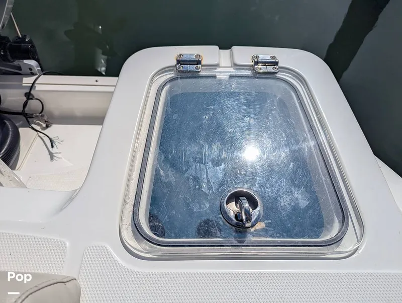 Slide: The Image of Boston Whaler 230 Outrage 2024 - 15846847