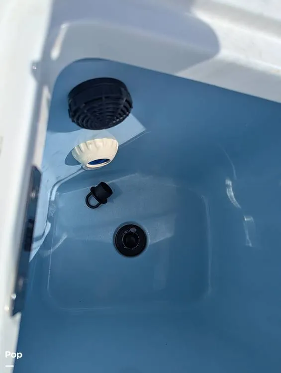 Slide: The Image of Boston Whaler 230 Outrage 2024 - 15846849