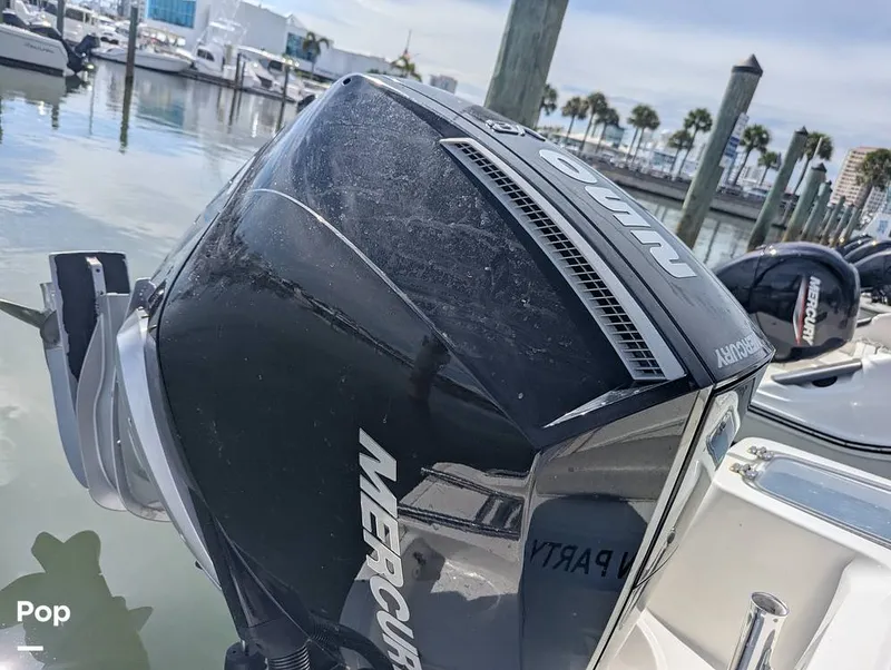 Slide: The Image of Boston Whaler 230 Outrage 2024 - 15846845
