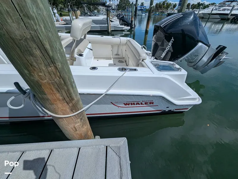 Slide: The Image of Boston Whaler 230 Outrage 2024 - 15846797