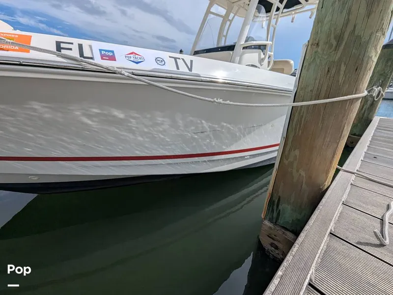 Slide: The Image of Boston Whaler 230 Outrage 2024 - 15846858