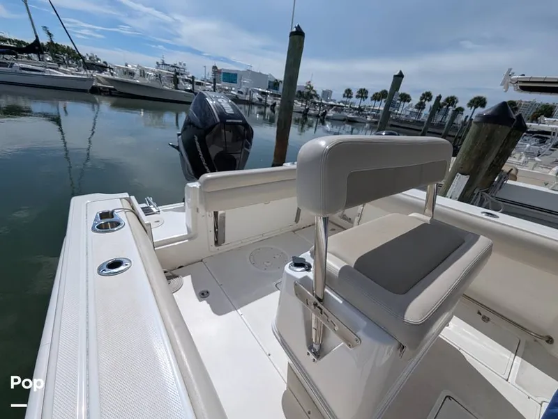 Slide: The Image of Boston Whaler 230 Outrage 2024 - 15846805