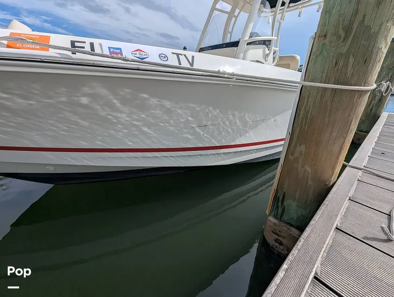 Slide: The Image of Boston Whaler 230 Outrage 2024 - 15846859