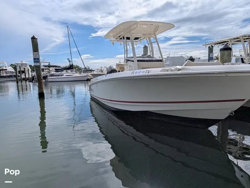 Slide: The Image of Boston Whaler 230 Outrage 2024 - 15846862