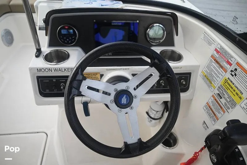 Slide: The Image of Bayliner DX2200 2024 - 15860554