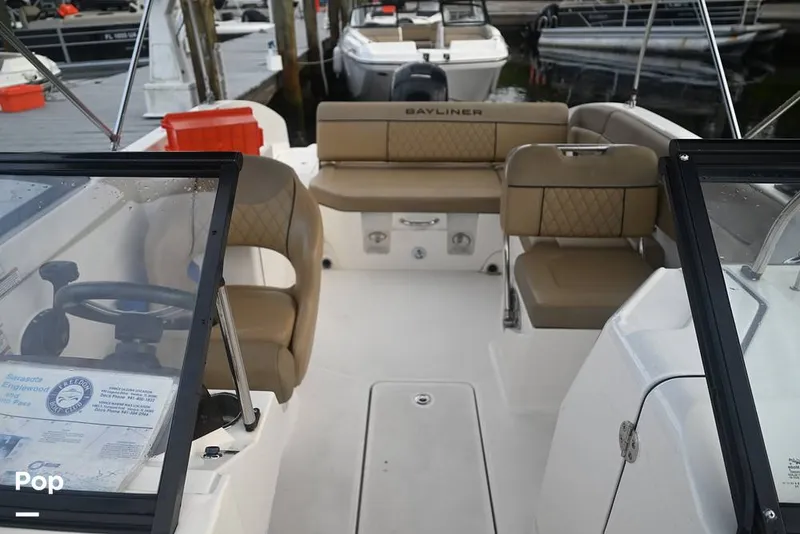 Slide: The Image of Bayliner DX2200 2024 - 15860552