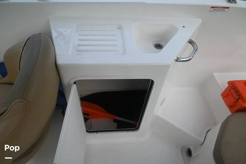 Slide: The Image of Bayliner DX2200 2024 - 15860567