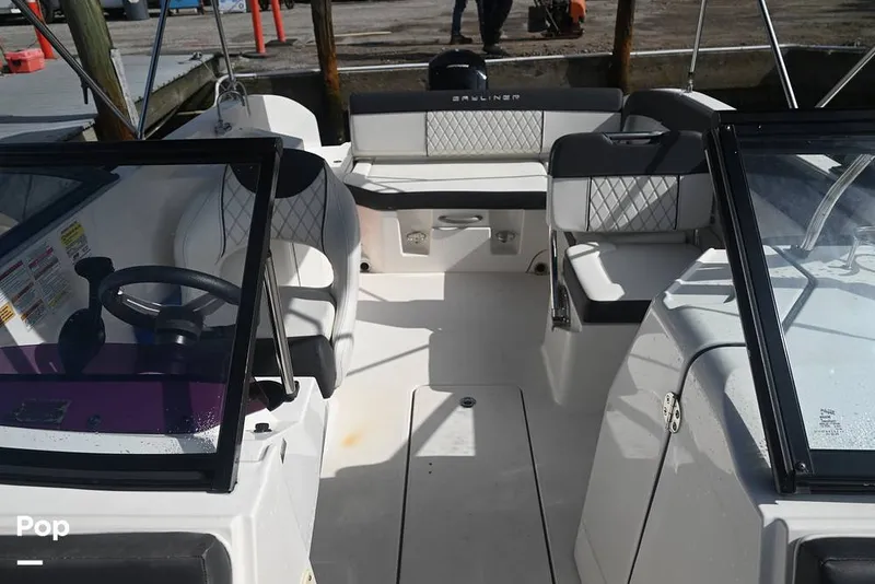 Slide: The Image of Bayliner DX2200 2022 - 15861200