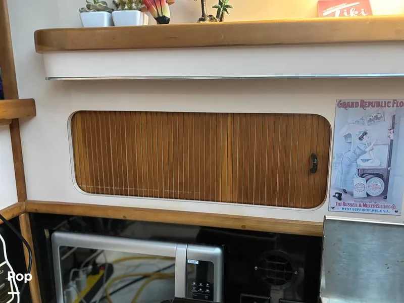 Slide: The Image of Sea Ray 380 Aft Cabin 1989 - 15828737