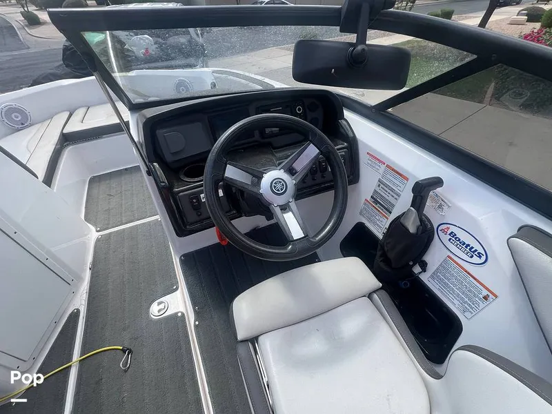 Slide: The Image of Console - 15855264