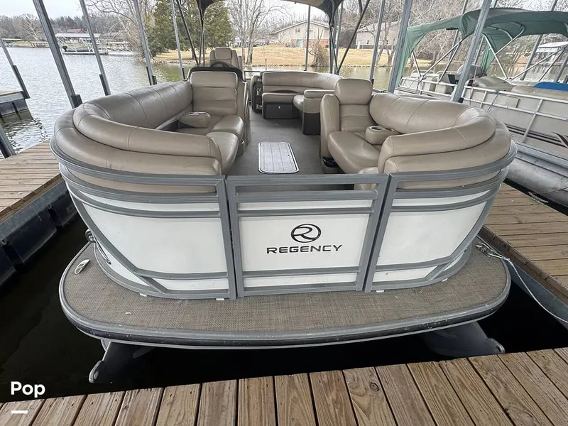 Slide: The Image of Regency 254 DL3 2016 - 16227742