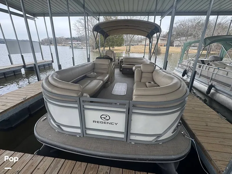 Slide: The Image of Regency 254 DL3 2016 - 16227748