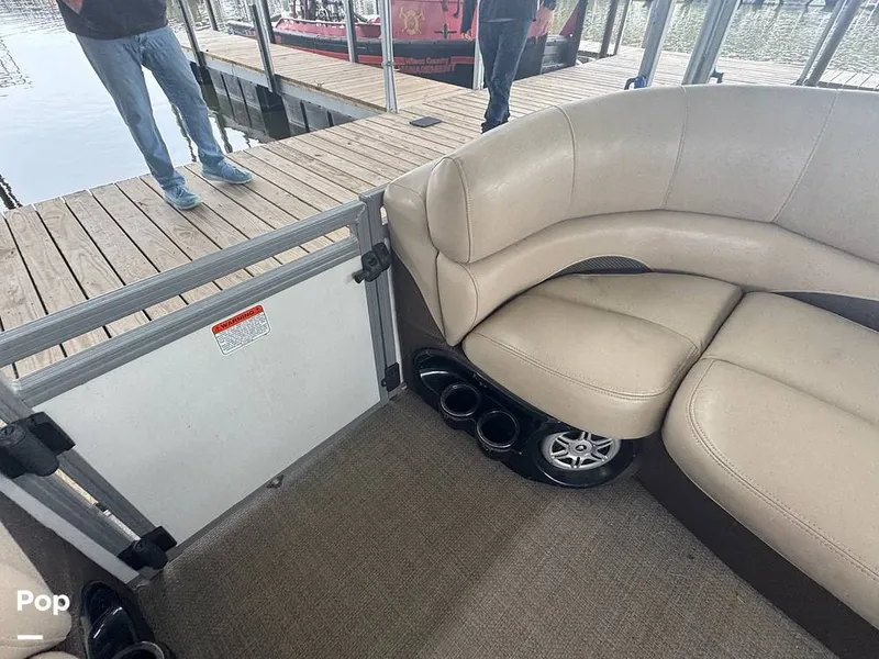 Slide: The Image of Regency 254 DL3 2016 - 16227740