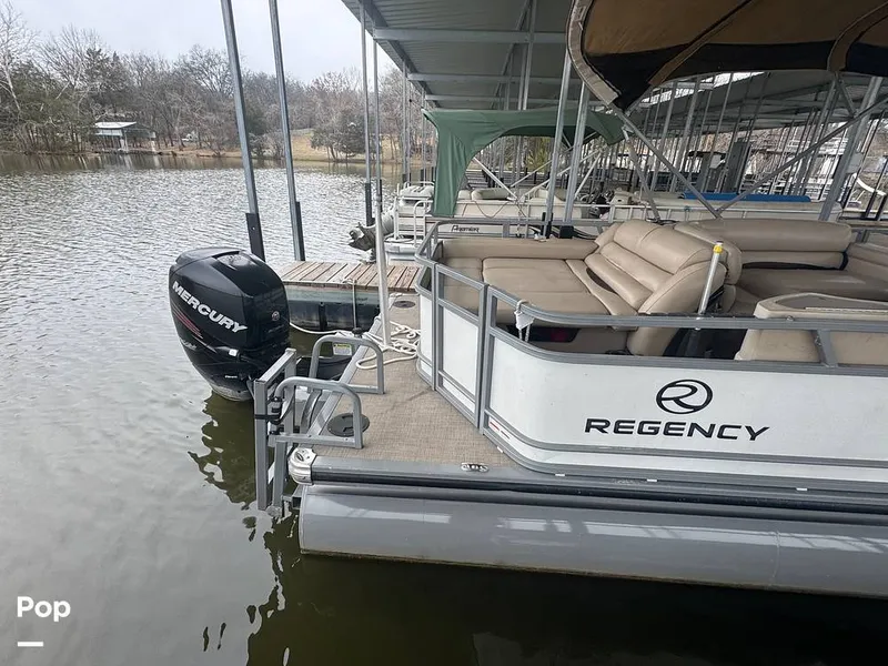 Slide: The Image of Regency 254 DL3 2016 - 16227761
