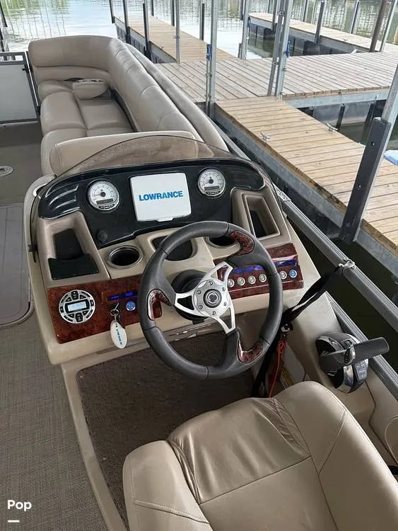 Slide: The Image of Regency 254 DL3 2016 - 15829784