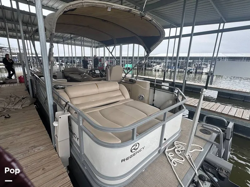 Slide: The Image of Regency 254 DL3 2016 - 16227775